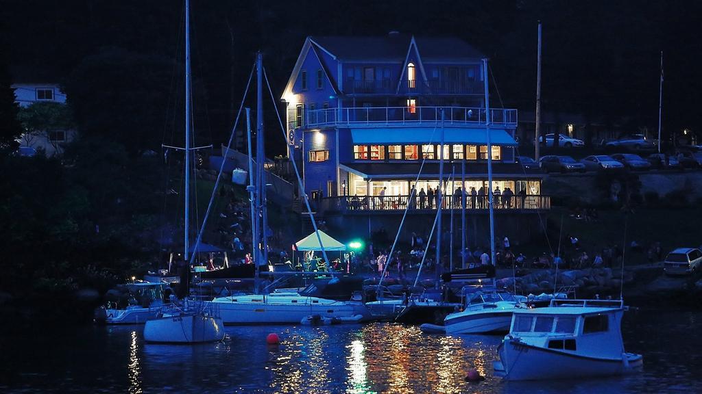 The Tuna Blue Inn Hubbards Eksteriør bilde